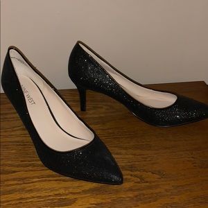 Nine West black shimmery heels